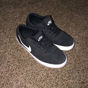 black nike sb